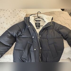 Black cozy lined Hollister puffer xl